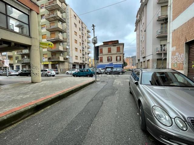 Locale in vendita di 80 m² in Via 24 maggio