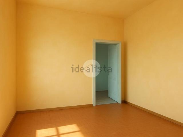 Locale in vendita di 80 m² in Via Torquato Taramelli