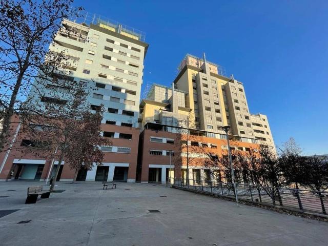 Locale in vendita di 80 m² in Via Val della Torre, 25