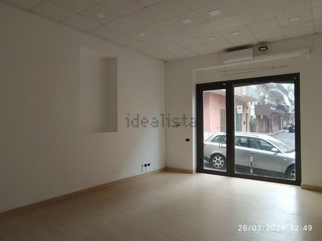 Locale in vendita di 80 m² in Via Zara, 4