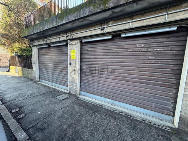 Locale in vendita di 80 m² in Via Aosta