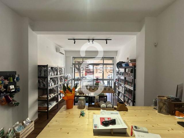 Locale in vendita di 80 m² in Via Amedeo Crivellucci, 34