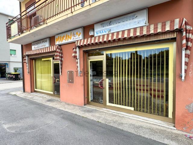 Locale in vendita di 80 m² in Via Brentella
