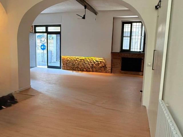 Locale in vendita di 80 m² in Via Camillo Benso Conte di Cavour, 39