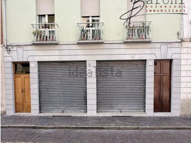 Locale in vendita di 80 m² in Via Cavour, 91