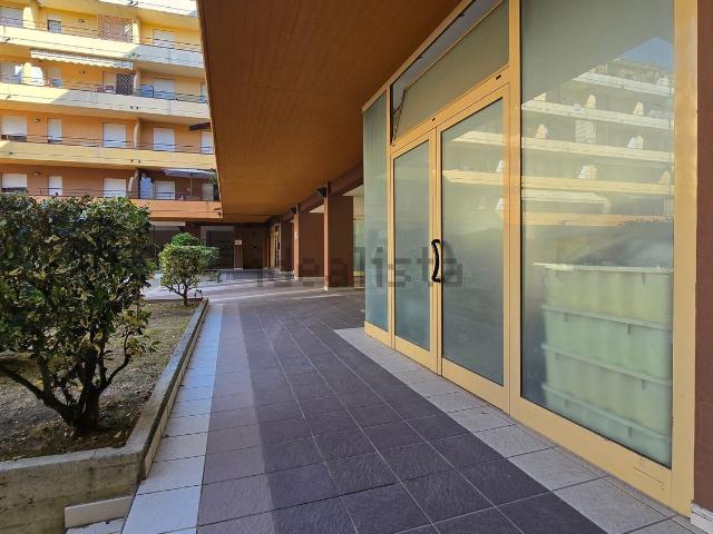 Locale in vendita di 80 m² in Via Costantino Rozzi
