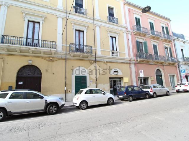 Locale in vendita di 80 m² in Via Cristoforo Colombo, 13