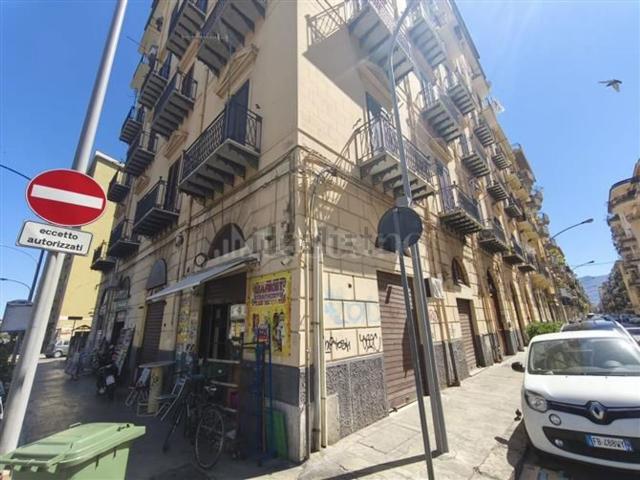 Locale in vendita di 80 m² in Via Dante