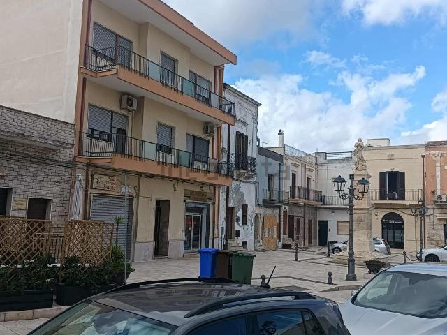 Locale in vendita di 80 m² in Via Dante, 28