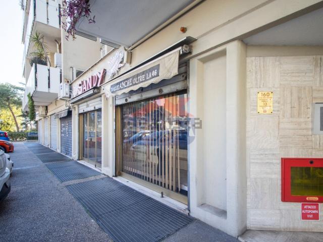Locale in vendita di 80 m² in Via del Forte Tiburtino, 160
