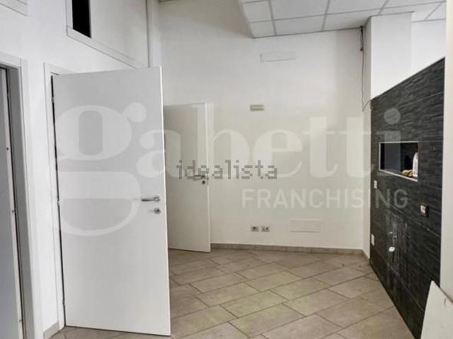 Locale in vendita di 80 m² in Via del Seminario