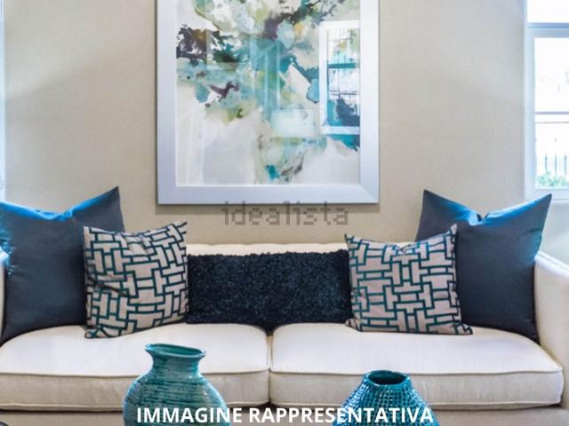 Locale in vendita di 80 m² in Via del Varrone, 2