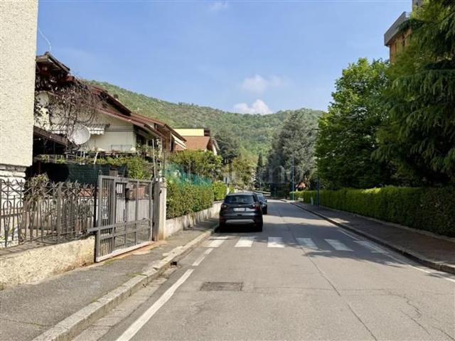 Locale in vendita di 80 m² in Via della Pendolina