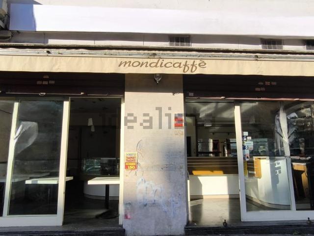 Locale in vendita di 80 m² in Via delle Montagne Rocciose, 76