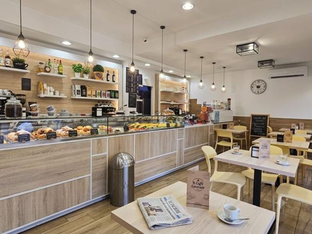 Locale in vendita di 80 m² in Via di Decima, 15