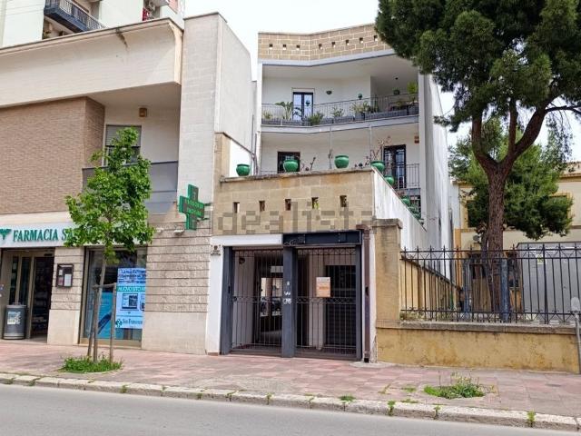 Locale in vendita di 80 m² in Via Ennio, 179