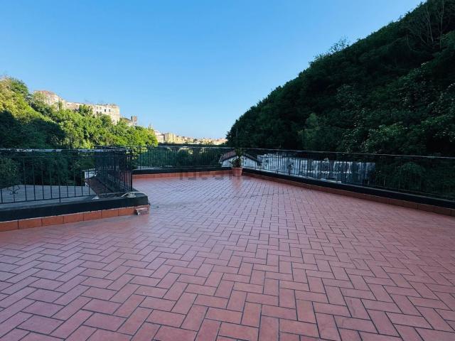 Locale in vendita di 80 m² in Via Enrico de Marinis