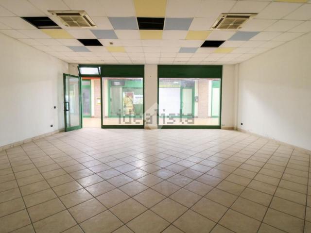 Locale in vendita di 80 m² in Via Fermi