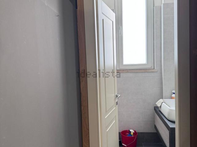 Locale in vendita di 80 m² in Via Fernando Francesco d&apos Avalos