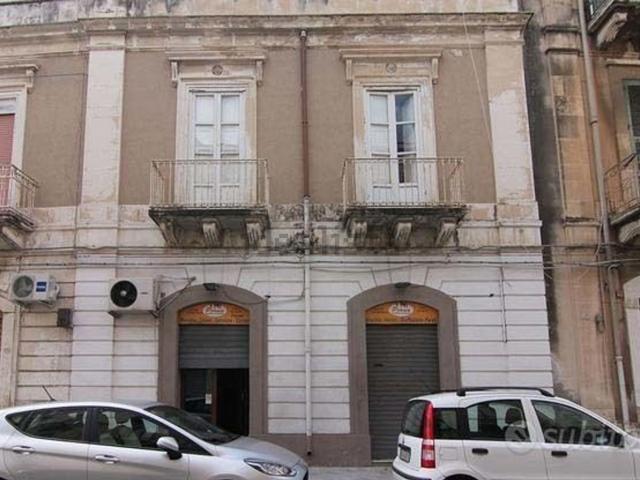 Locale in vendita di 80 m² in Via Francesco Crispi, 5