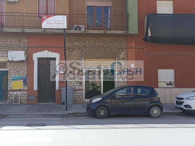 Locale in vendita di 80 m² in Via G. Marconi, 166