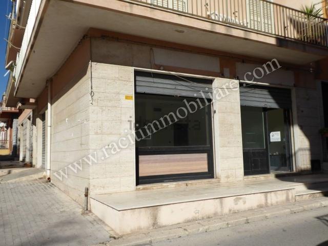 Locale in vendita di 80 m² in Via Garibaldi