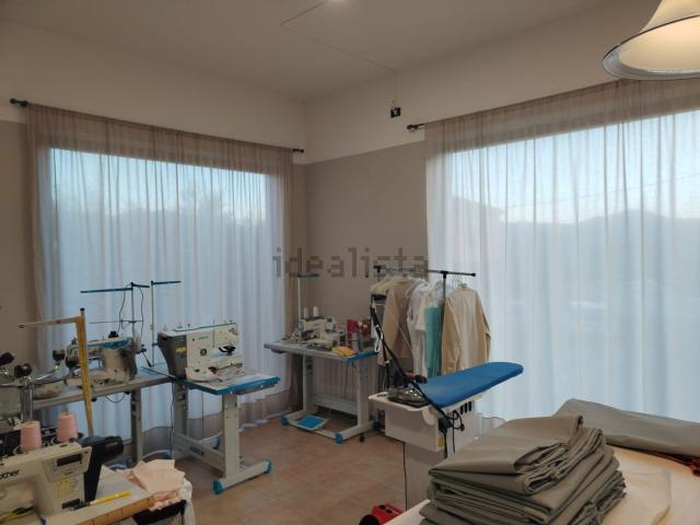 Locale in vendita di 80 m² in Via Genova, 217