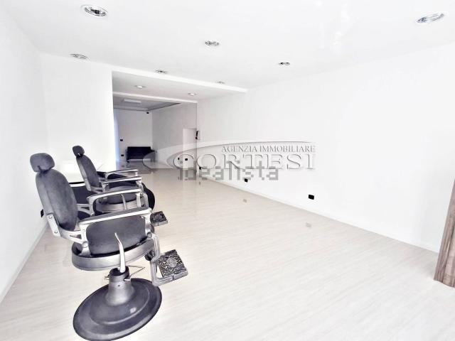 Locale in vendita di 80 m² in Via Giacomo Puccini