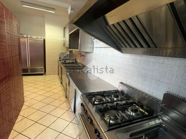 Locale in vendita di 80 m² in Via Gian Battista Moroni