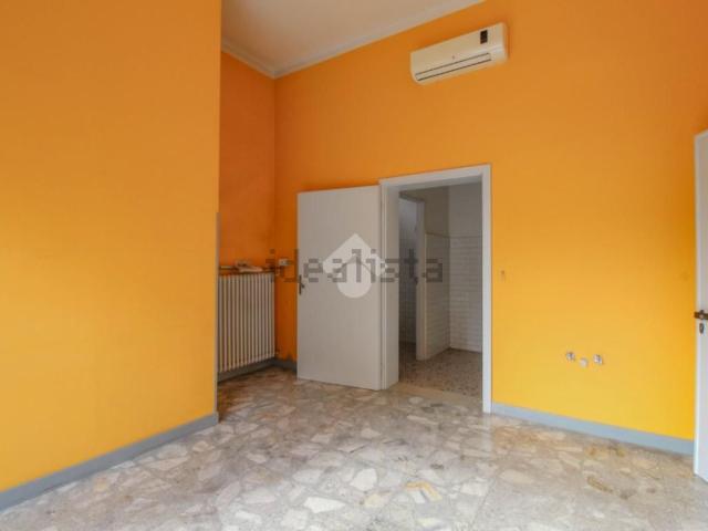Locale in vendita di 80 m² in Via Giuseppe di Vittorio, 137