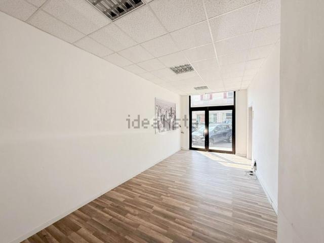 Locale in vendita di 80 m² in Via Luigi Cadorna, 9