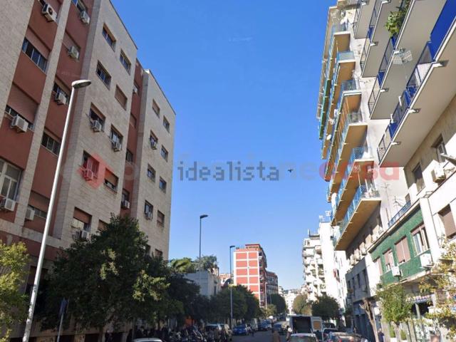 Locale in vendita di 80 m² in Via Matteo Andrea Acquaviva