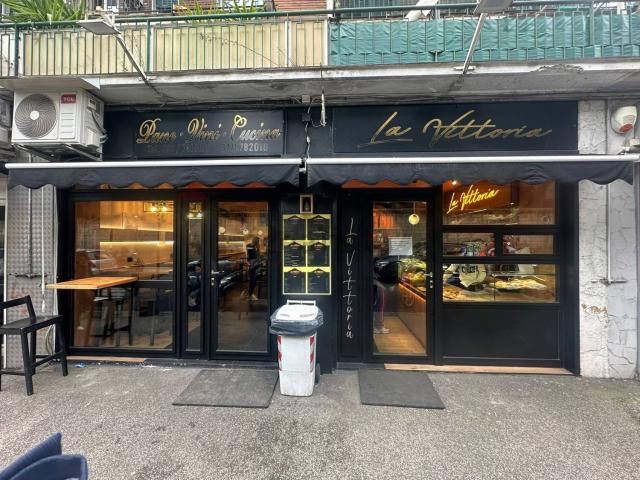 Locale in vendita di 80 m² in Via Miano, 39