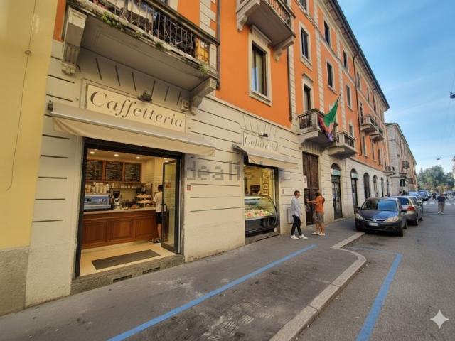 Locale in vendita di 80 m² in Via Monte Palombino, 10