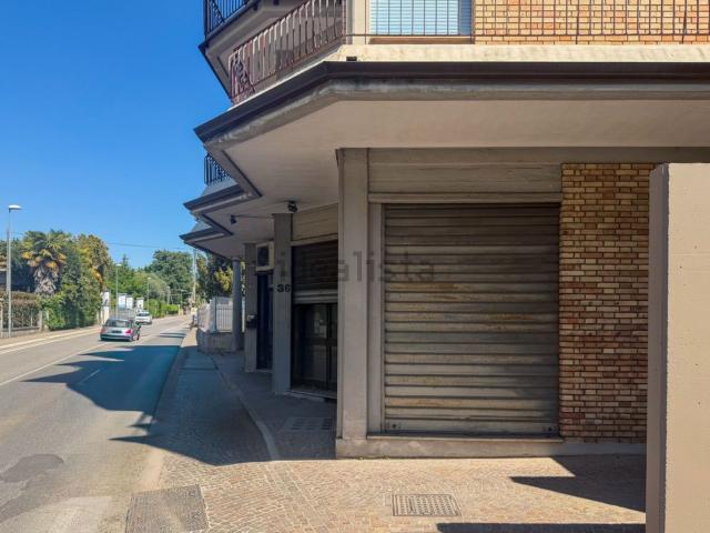 Locale in vendita di 80 m² in Via Montello