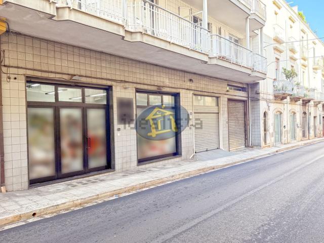 Locale in vendita di 80 m² in Via Monopoli