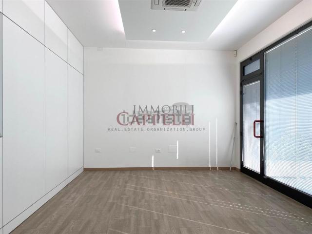 Locale in vendita di 80 m² in Via Papa Giovanni XXIII, 3