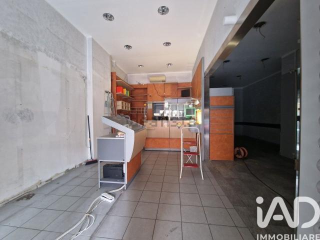 Locale in vendita di 80 m² in Via Piacenza, 210