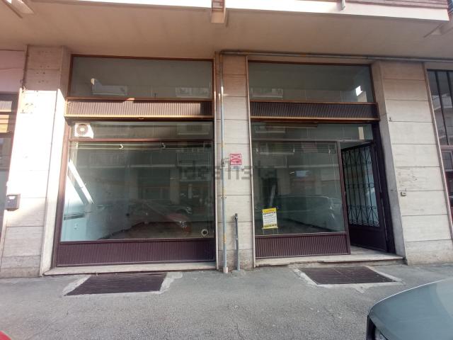 Locale in vendita di 80 m² in Via Porta Romana, 10