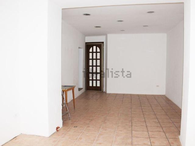 Locale in vendita di 80 m² in Via Raffaello