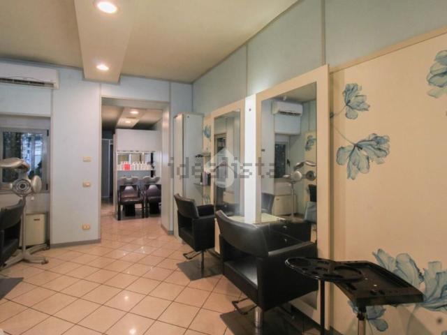 Locale in vendita di 80 m² in Via Roma, 24