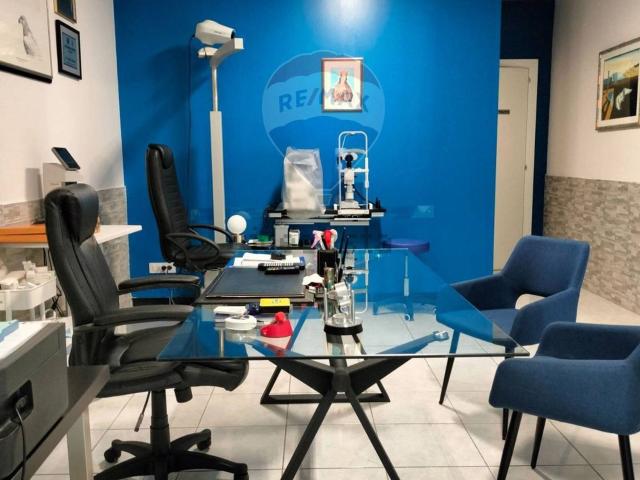 Locale in vendita di 80 m² in Via Ruggiero Leoncavallo, 53