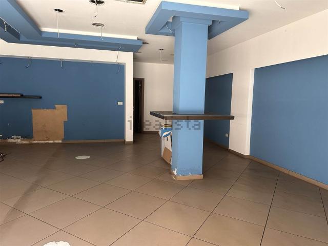 Locale in vendita di 80 m² in Via San Antonio Abate, 56