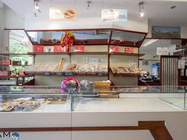 Locale in vendita di 80 m² in Via Sergio Forti, 29