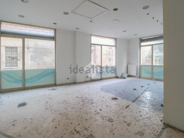 Locale in vendita di 80 m² in Via Silvio Bonomelli
