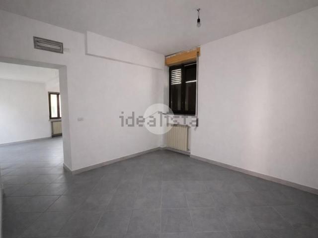Locale in vendita di 50 m² in Viale Amedeo Duca D&apos Aosta