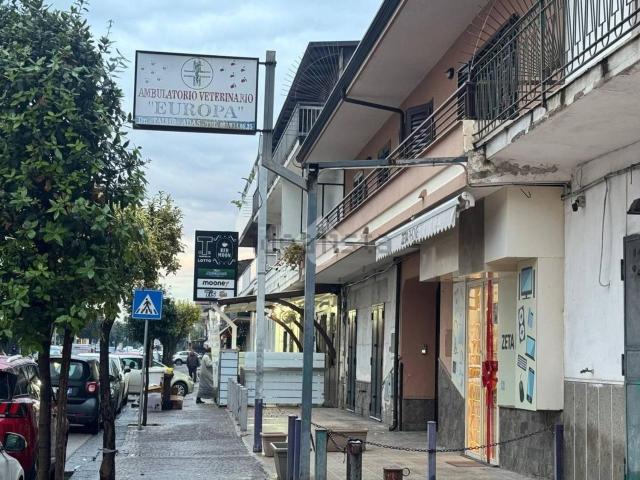 Locale in vendita di 80 m² in Viale Europa, 144