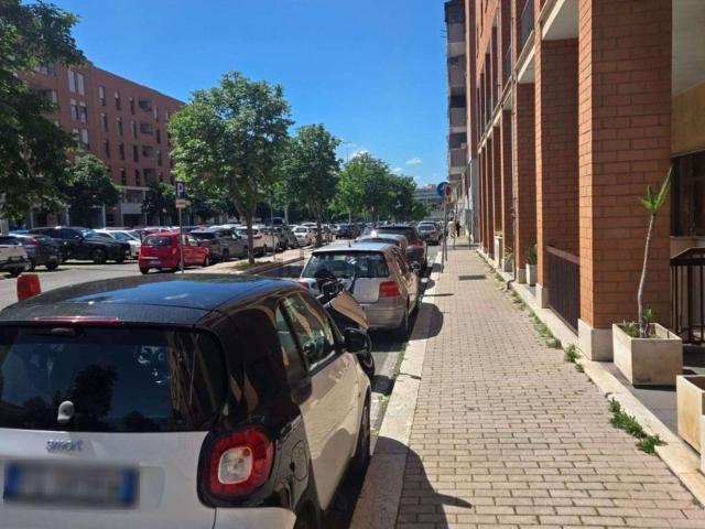 Locale in vendita di 80 m² in Viale Ratto delle Sabine, 42