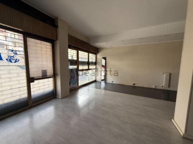 Locale in vendita di 80 m² in Viale Venezia, 16