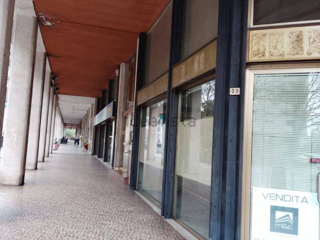 Locale in vendita di 81 m² in Largo San Giovanni